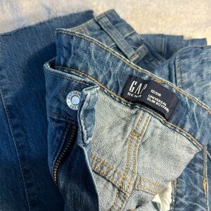 Gap Universal Slim Boyfriend Jeans 12/31R. Light blue, intentional rough cut hem